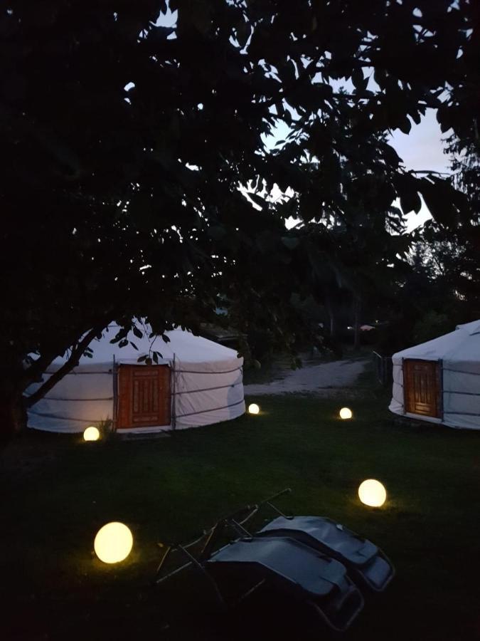 Pension New Nomads Zesch Екстер'єр фото